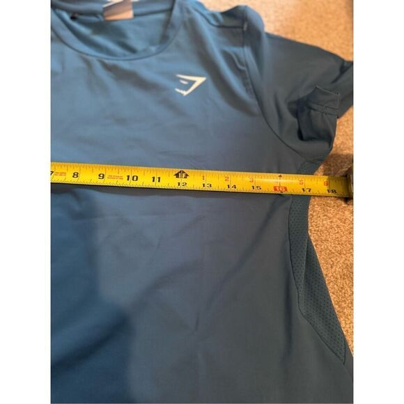 Gymshark women’s blue athletic top, mesh top size like medium - LIKE NEW - Picture 6 of 6